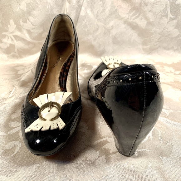 Sam Edelman Black Patent Leather Kitten Heels - Picture 2 of 3